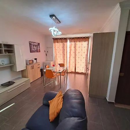 St Julians Penthouse 3 Minutes Walk From Seafront Lejlighed