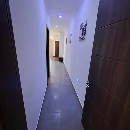 St Julians Penthouse 3 Minutes Walk From Seafront *