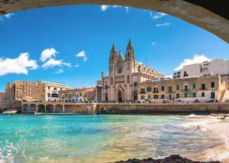 St Julians Penthouse 3 Minutes Walk From Seafront סליאמה