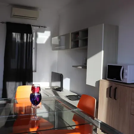 St Julians Penthouse 3 Minutes Walk From Seafront * סליאמה