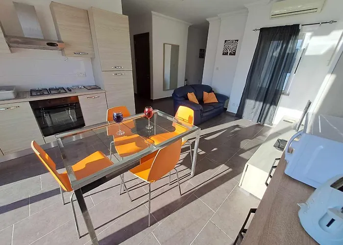 St Julians Penthouse 3 Minutes Walk From Seafront * Sliema