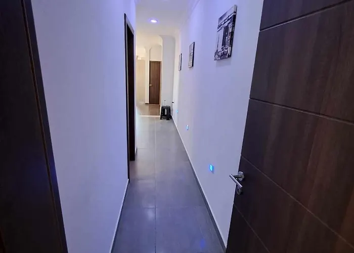 St Julians Penthouse 3 Minutes Walk From Seafront *