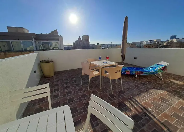 St Julians Penthouse 3 Minutes Walk From Seafront * Sliema