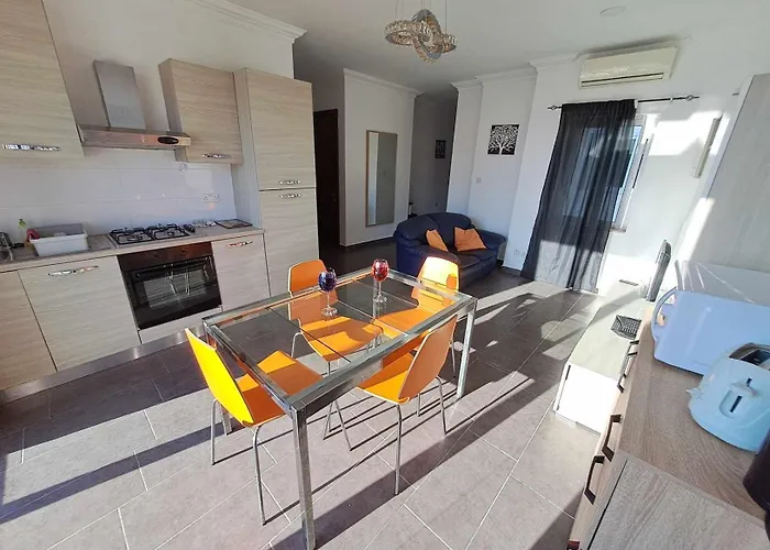 St Julians Penthouse 3 Minutes Walk From Seafront Apartament Sliema