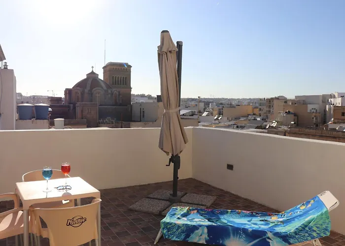 St Julians Penthouse 3 Minutes Walk From Seafront Apartment