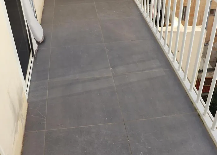 St Julians Penthouse 3 Minutes Walk From Seafront